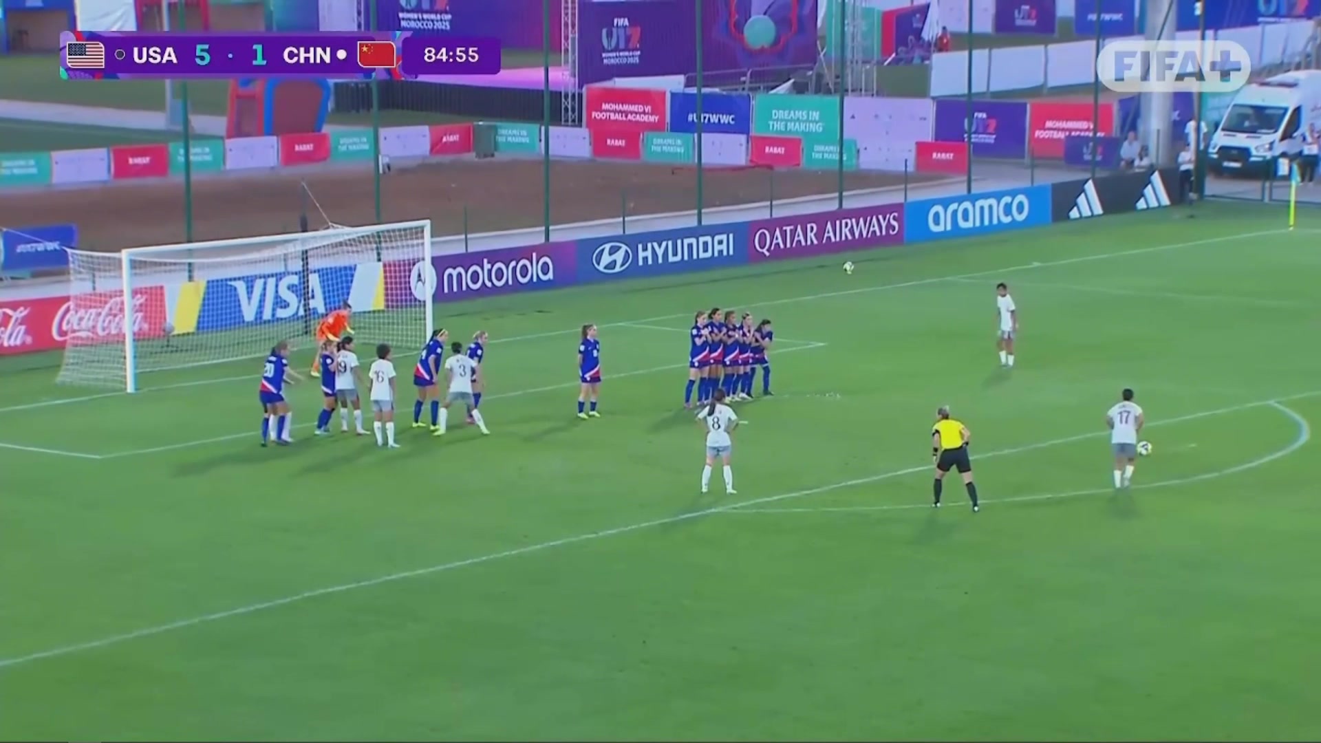 追回一球曾屹婕任意球直接破門(mén)中國(guó)女足仍然2-5落后美國(guó)女足