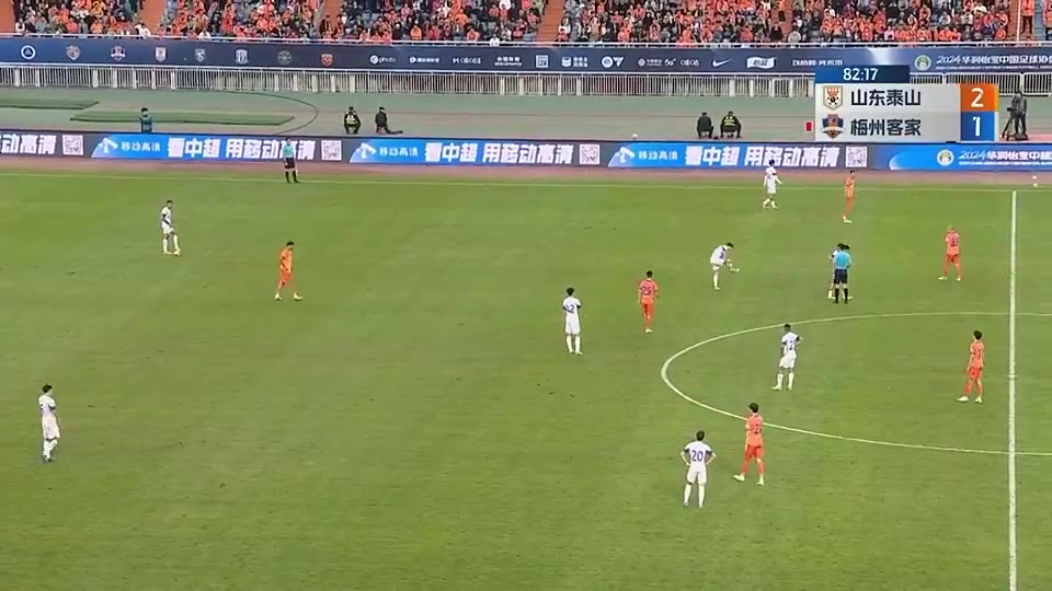 直接脫鞋不踢了梅州外援曾怒罵馬寧被紅牌罰下