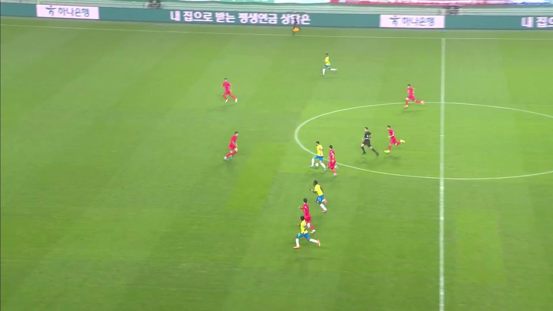 火氣大啊金玟哉兇狠鏟球帶倒庫尼亞染黃起身后非常不滿