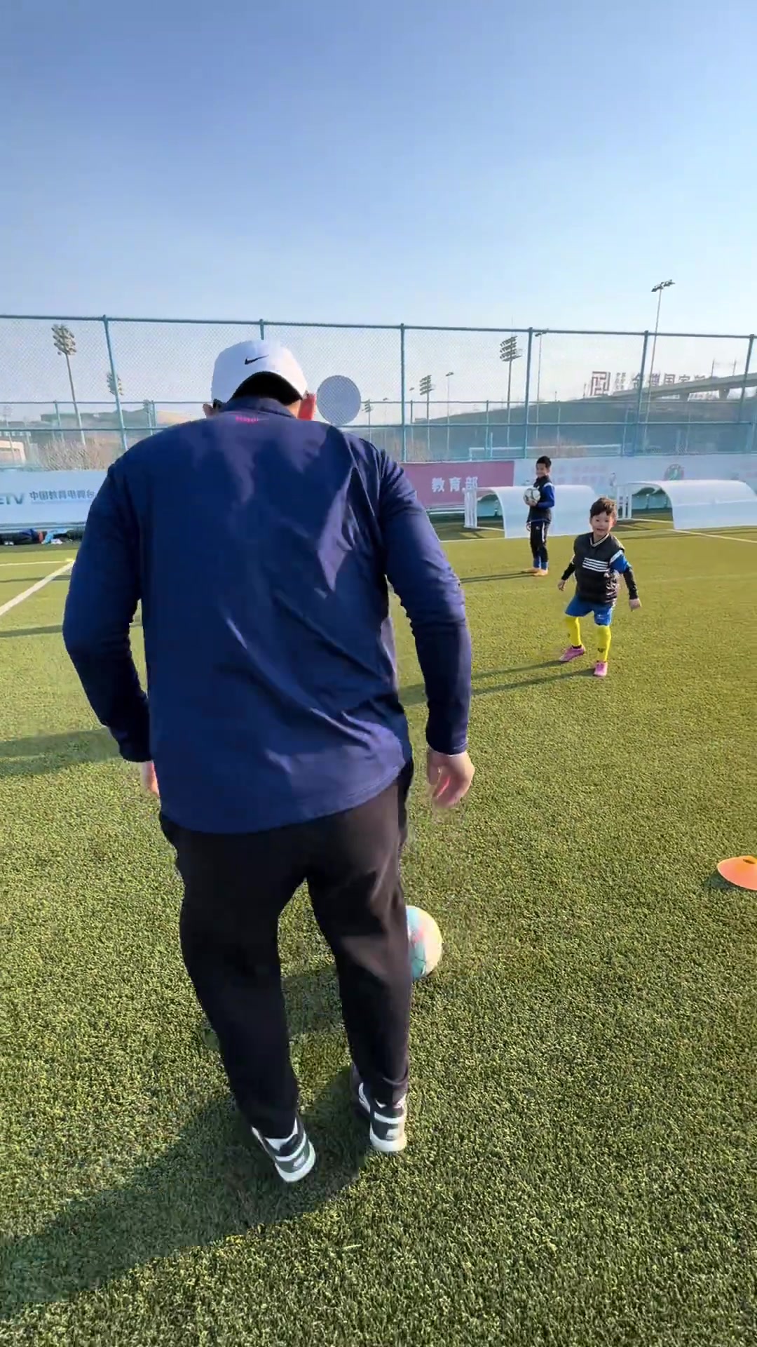 孫繼海請叫我孩子王和小朋友們一起訓(xùn)練是我最開心的