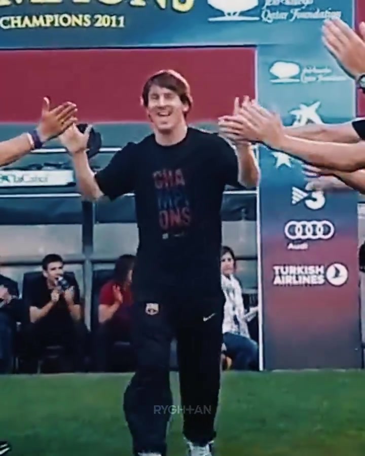 那年梅西剛來巴薩意氣風發(fā)而他離開巴薩時至今仍無法釋懷