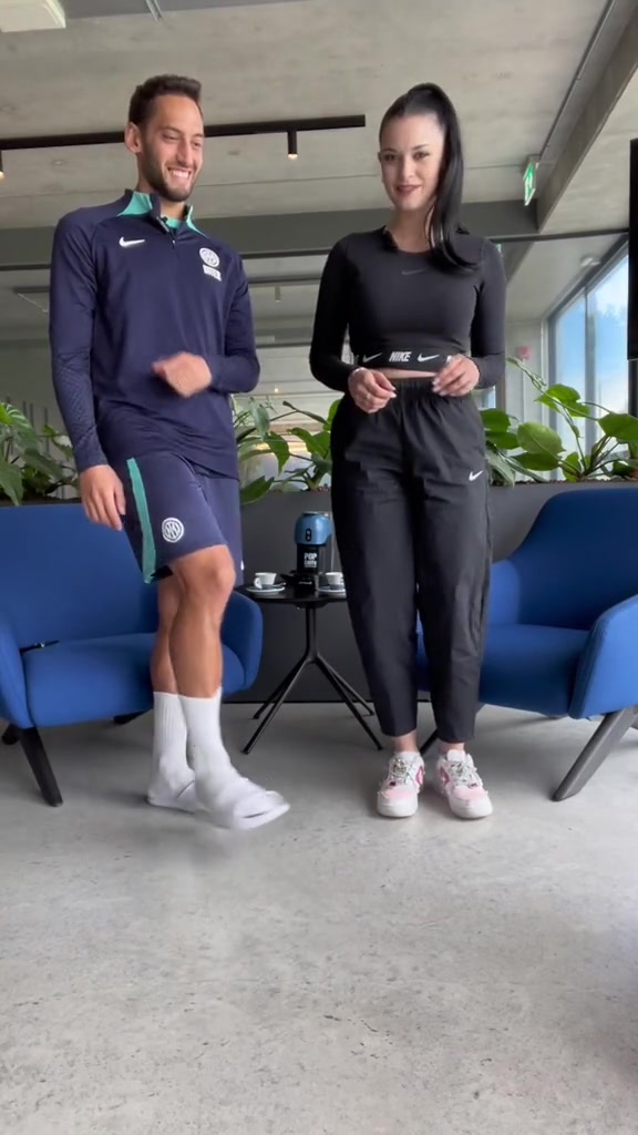 白練了恰球王一頓群魔亂舞給小姐姐整不會(huì)了