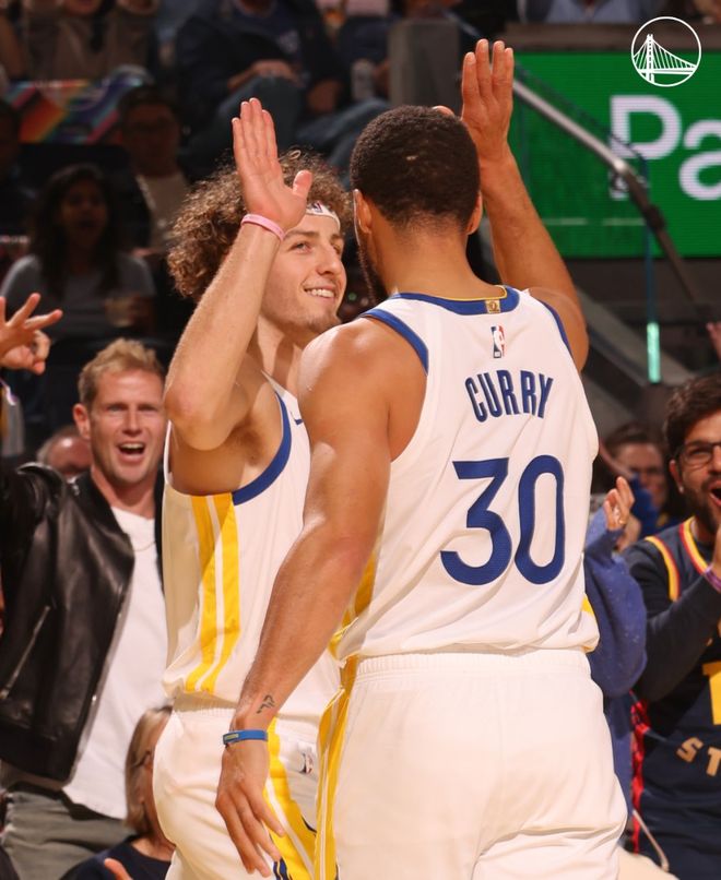 又是勇三瘋一波流！庫(kù)裡僅25分鐘19+8打卡 誰(shuí)還言勇士陣容孱弱？