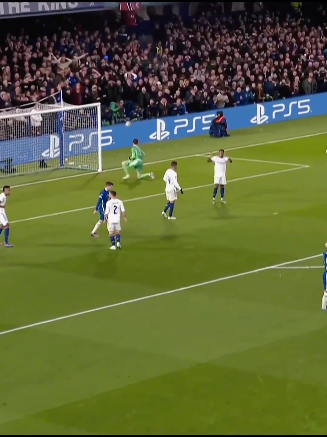 這都能庫(kù)爾圖瓦此前這次神撲讓無(wú)數(shù)切爾西球迷絕望