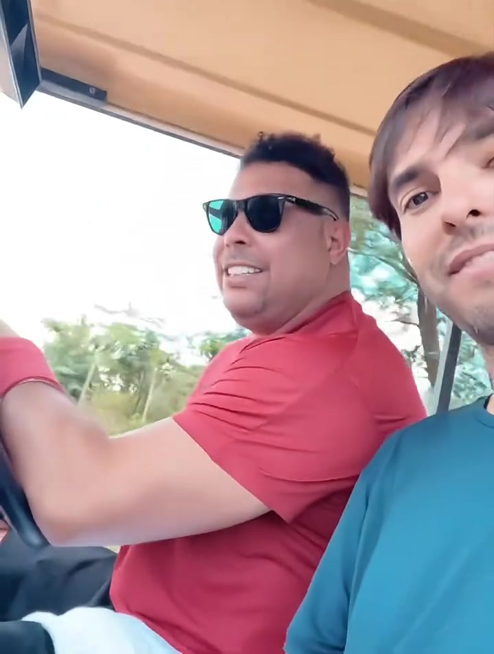 這兩人應(yīng)該是通過拍廣告認(rèn)識的吧