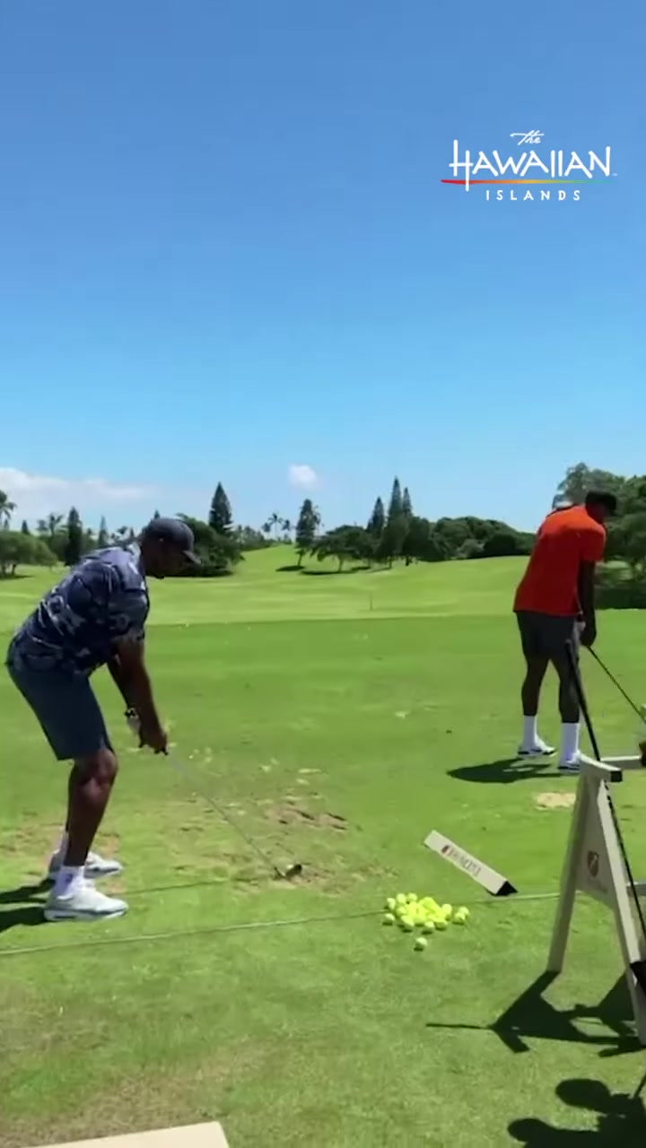 ?昔日高爾夫?qū)Q小卡說自己穩(wěn)贏喬治后者不屑說道別鬧了