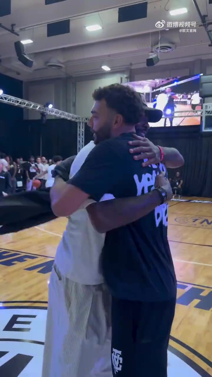 歐文解鎖新身份--解說嘉賓這氣質(zhì)也太足了