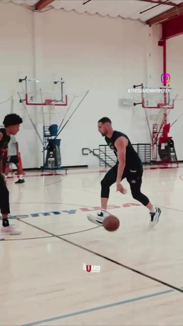 與高手對決提升自己郭昊文與克萊麥克朗一同訓(xùn)練打比賽