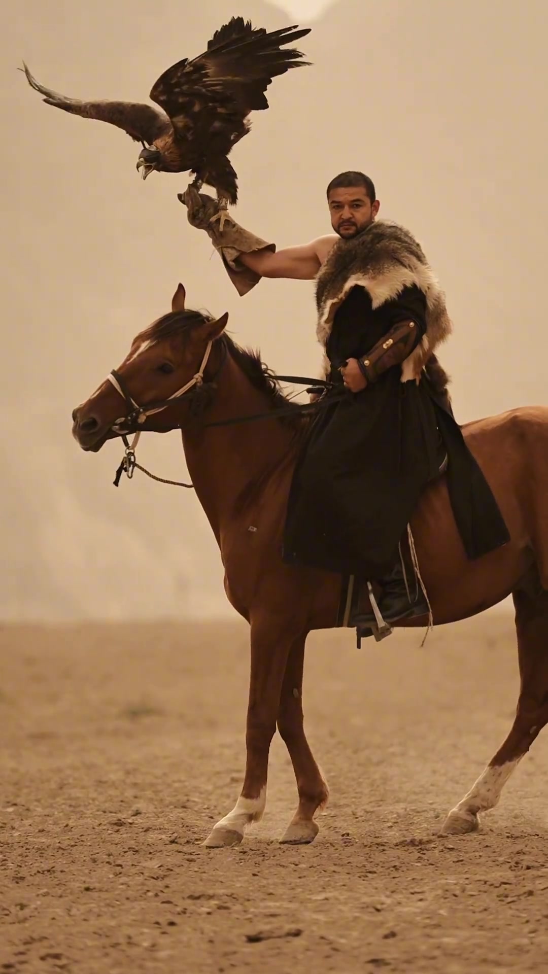 氣質(zhì)拿捏西熱力江新疆阿合奇獵鷹文化體驗(yàn)實(shí)錄