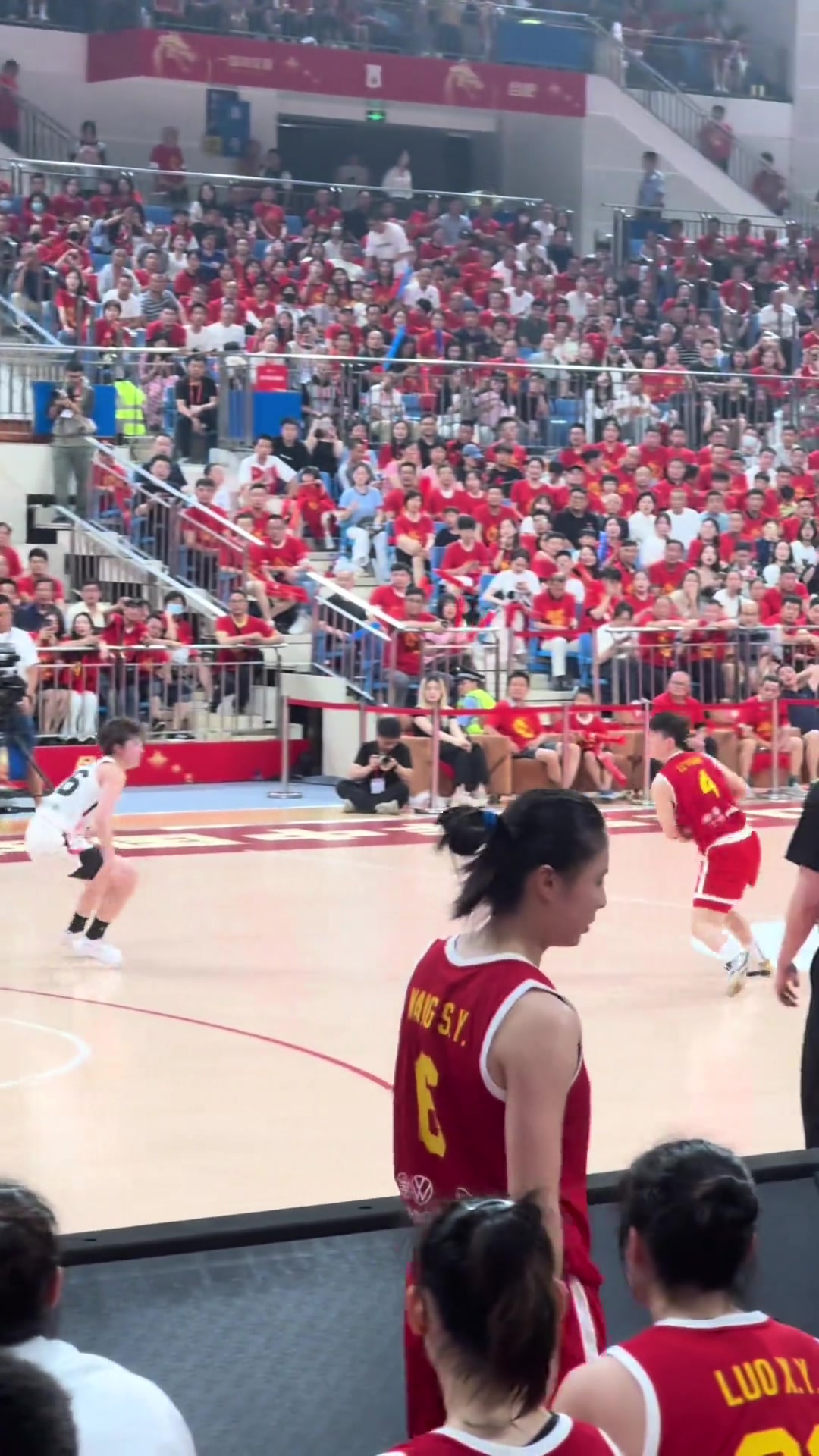 啥叫頂級團隊配合看中國女籃如何拆解日本隊防守