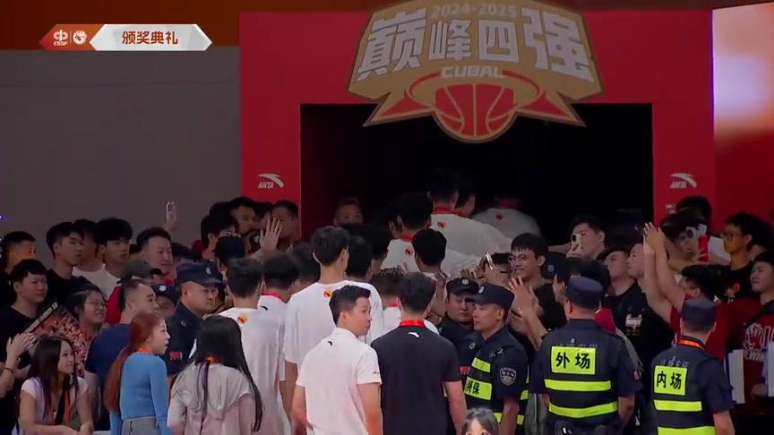 總決賽狂砍30分7板2助3斷19歲的管子煜當(dāng)選CUBAL總決賽MVP