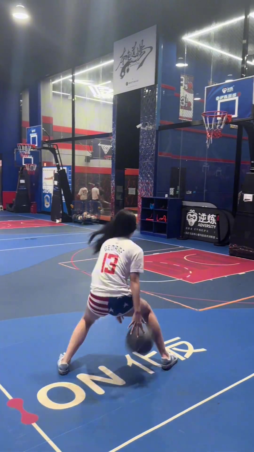 我是喬治的粉絲這個(gè)兄弟們就不要跟我搶啦