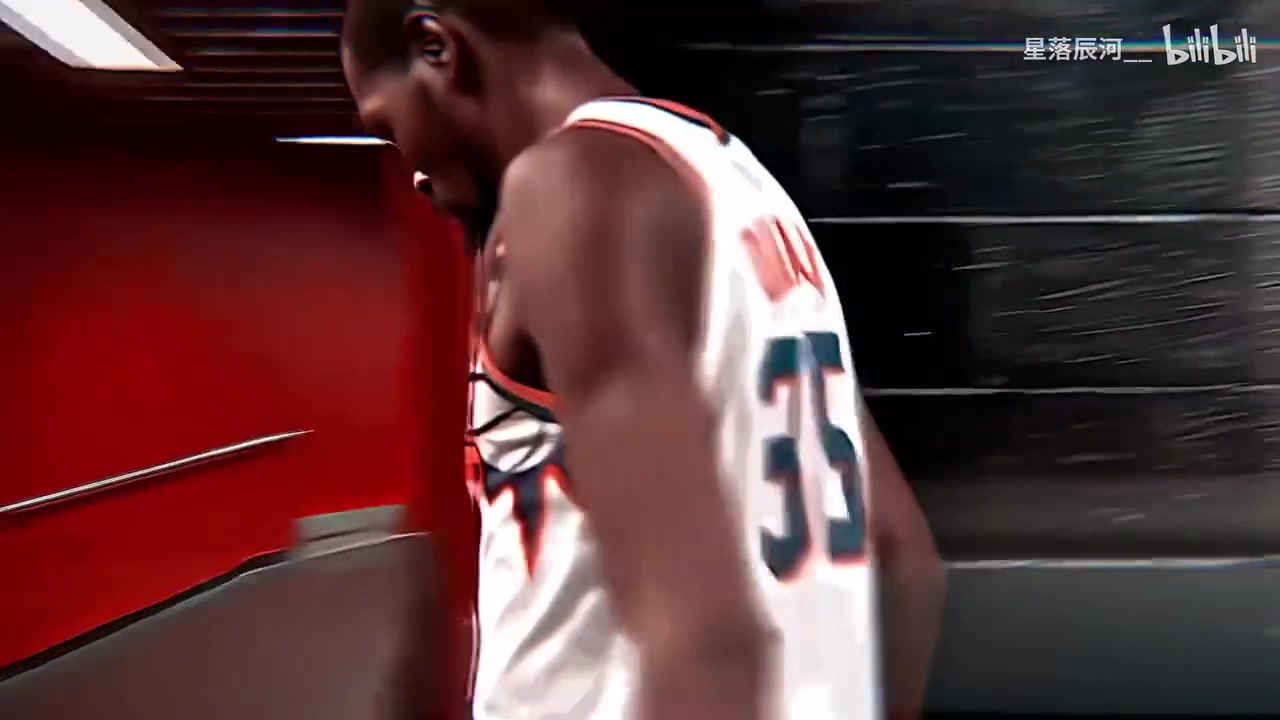 砍分高手組合走向終點(diǎn)你會(huì)如何評(píng)價(jià)KD和布克這幾年聯(lián)手的表現(xiàn)