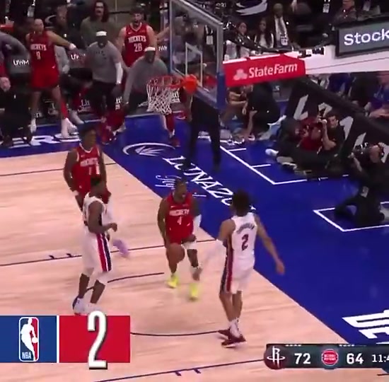 天賦確實(shí)炸裂杰倫-格林上賽季殘暴隔扣康寧漢姆被評(píng)為賽季第二佳暴扣