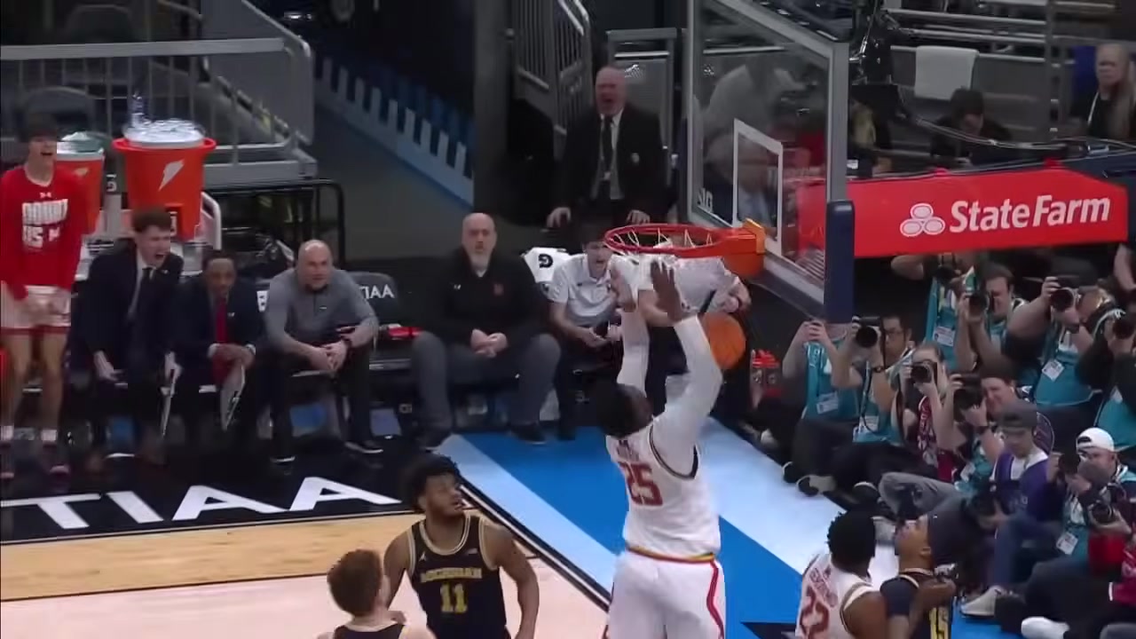 第13順位鵜鶘選擇了2米06內線德里克-奎因模板蘭多夫