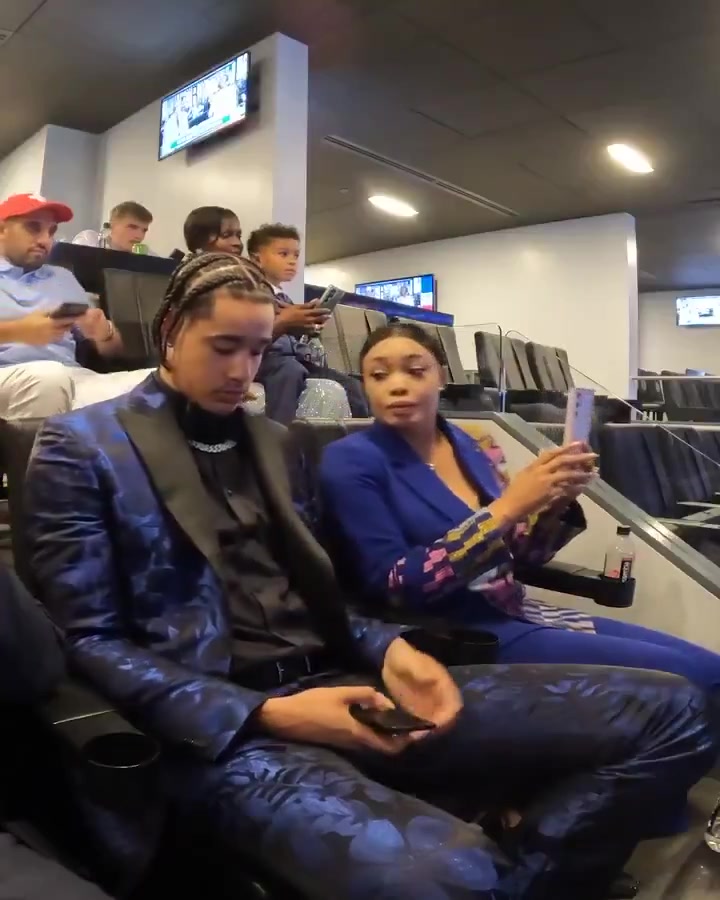 30順位新秀本來都到看臺休息了 結(jié)果被通知要被選上一路小跑