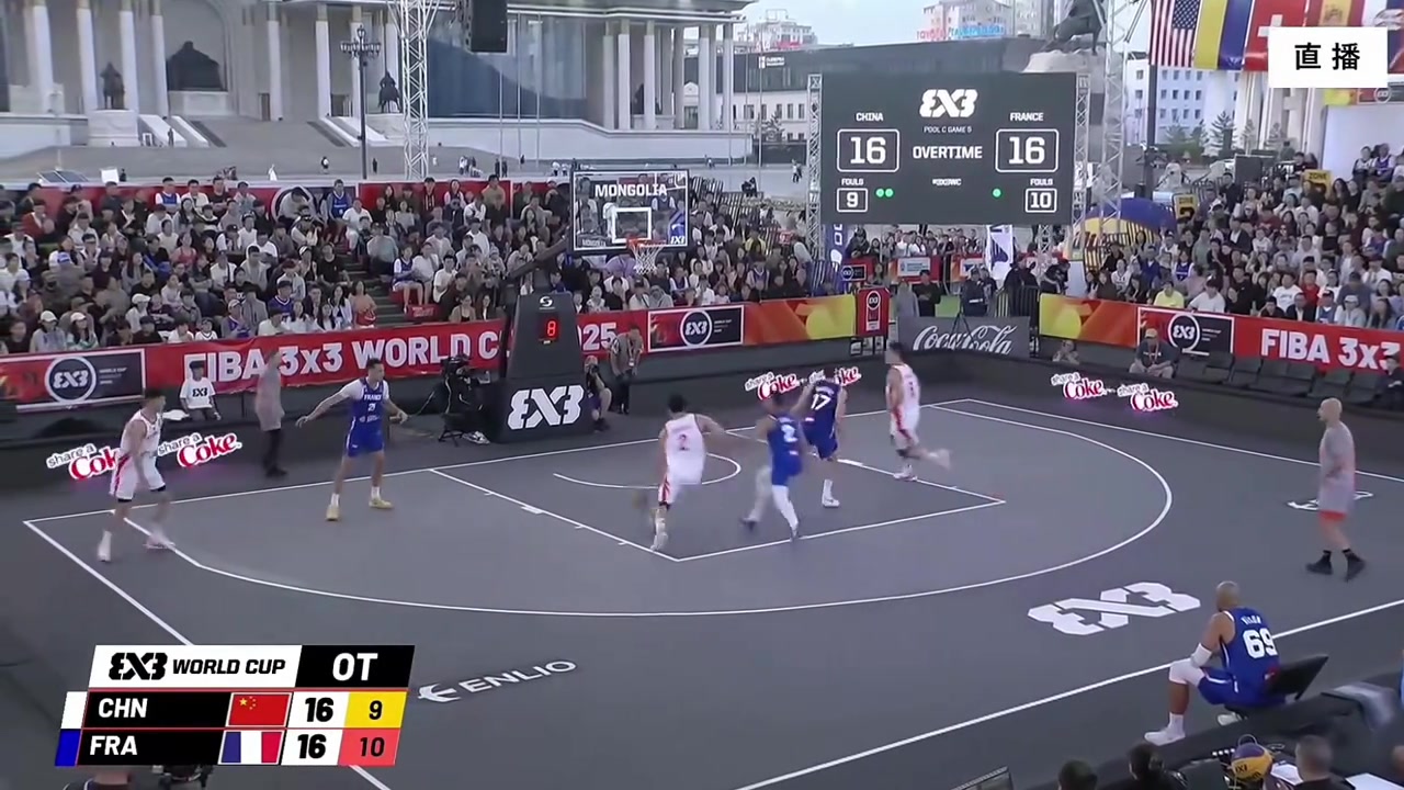 創(chuàng)造歷史三人男籃世界杯中國(guó)隊(duì)壓哨補(bǔ)籃絕殺挺進(jìn)八強(qiáng)