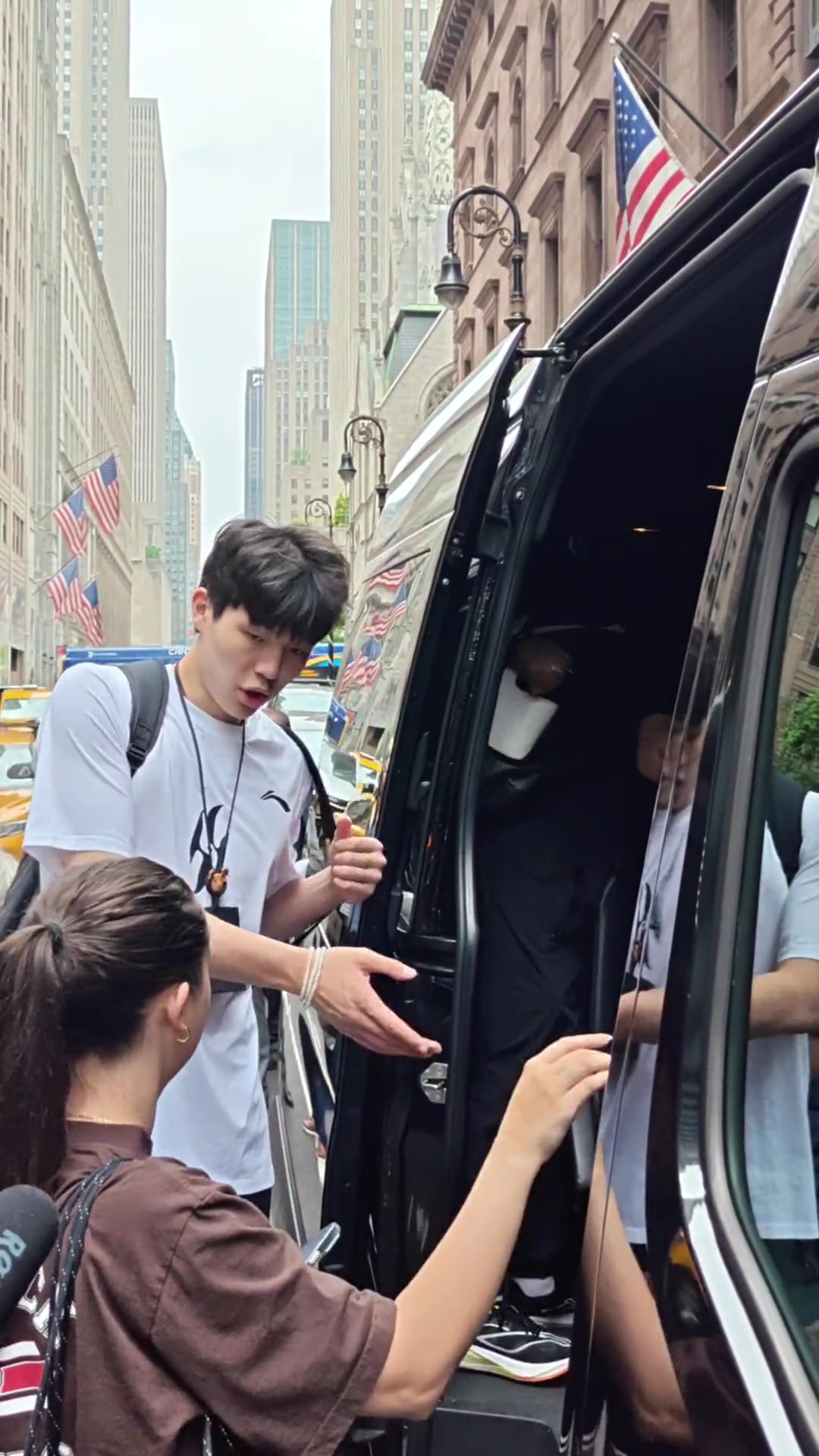 馬不停蹄楊瀚森第16順位被開(kāi)拓者選中后 馬上啟程去波特蘭