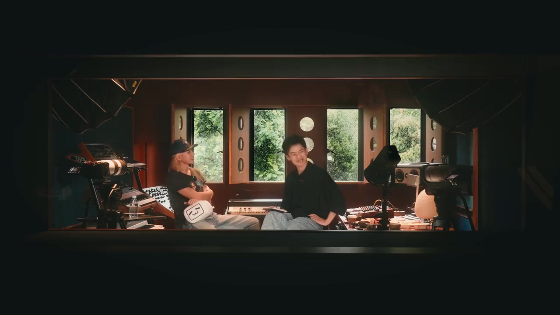 新歌真好聽被問除音樂外愛好蔡徐坤大方回答打球啊打籃球啊