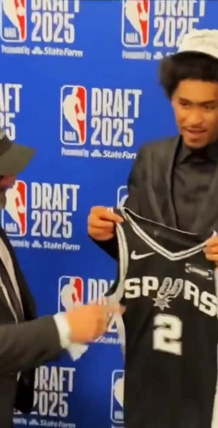 退役沒戲了嗎馬刺榜眼哈珀將穿2號球衣 上一任主人是小卡