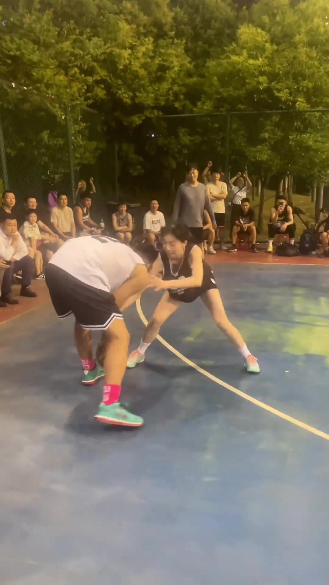 在野球場和女生打球真的不知道該不該上強度