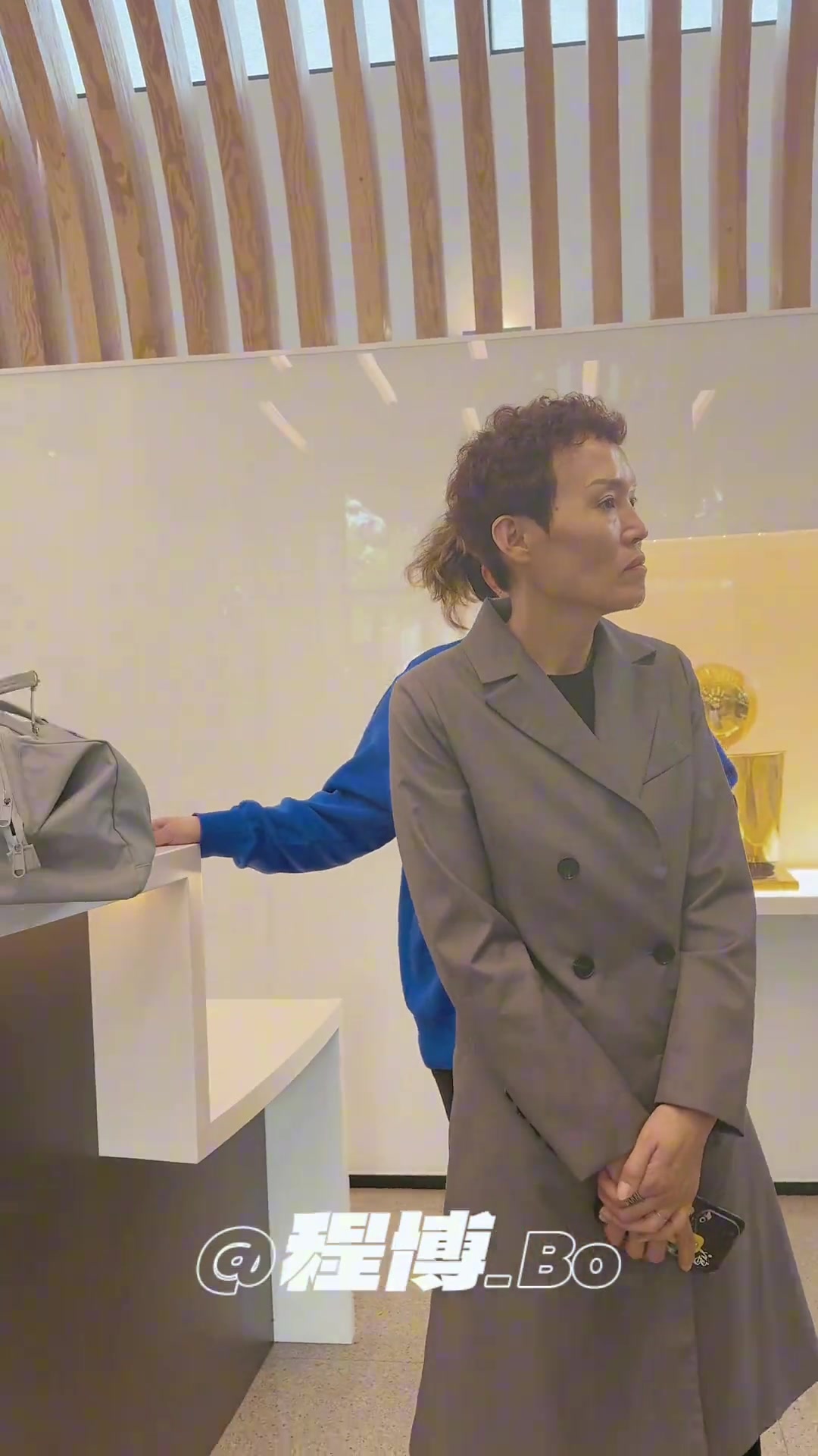 暖心開拓者工作人員為瀚森及家人每人準備了一份禮物