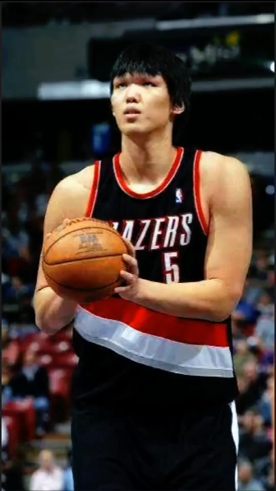 長得像嗎網(wǎng)友曬韓國中鋒河升鎮(zhèn)小楊加盟開拓者讓我想起他了