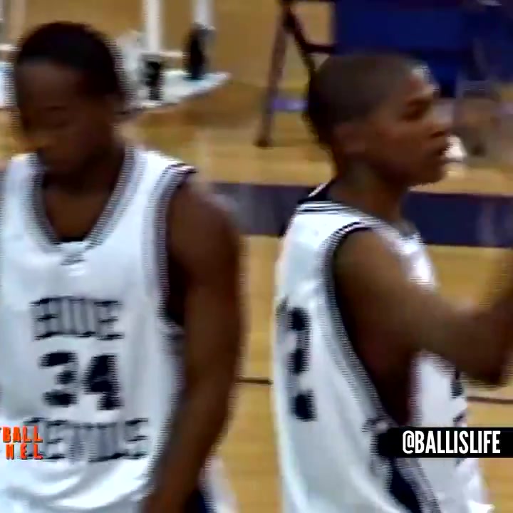 這初二8年級時(shí)杜蘭特已經(jīng)展現(xiàn)出極致的得分能力和球場統(tǒng)治力