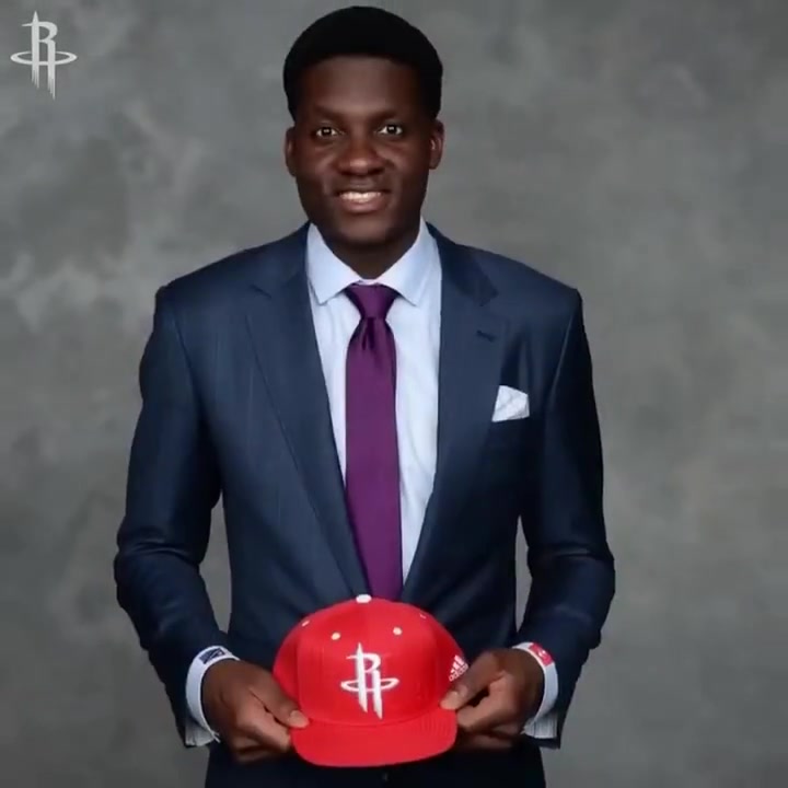 餅皇回歸火箭此前致敬卡佩拉這次不用致敬了 重新回火箭