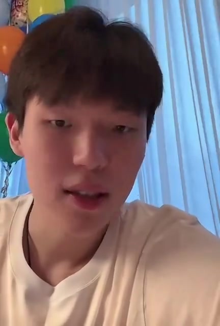 楊瀚森組建游戲的球隊首發(fā)控衛(wèi)哈利歐文分位克萊小前鋒伊巴卡