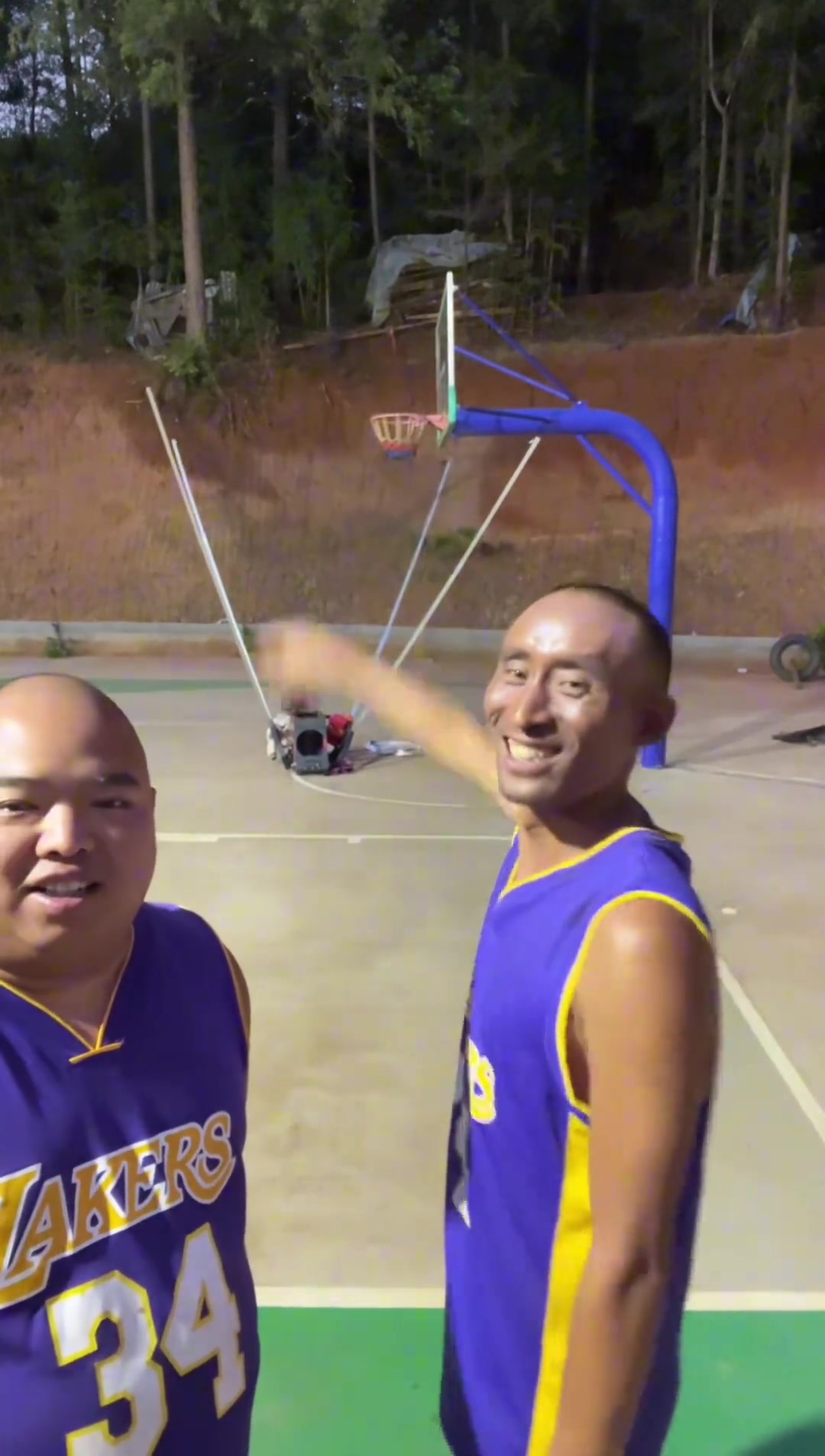 現(xiàn)在很準(zhǔn)啊貴州科比這一手底角三分能秒多少吧友