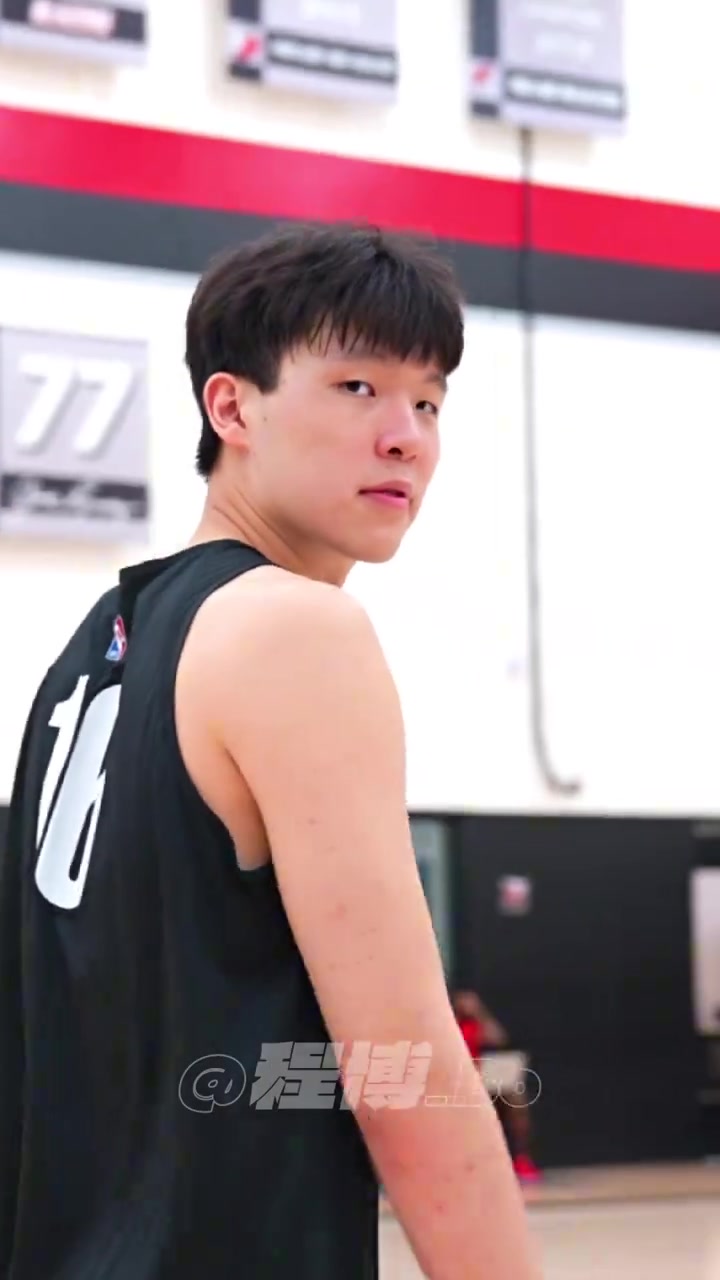 真有說法被比盧普斯指導(dǎo)后楊瀚森獨(dú)自加練三分底角五連中