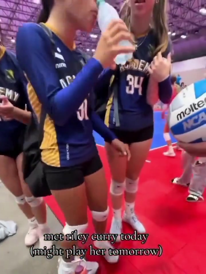 岳父..我想..庫家有女初長成萊利-庫里也穿30號球衣啊