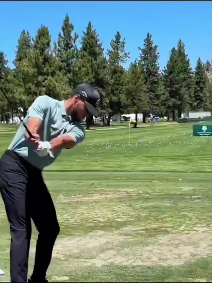 勇士官方曬庫里打高爾夫視頻 場(chǎng)內(nèi)場(chǎng)外風(fēng)范盡現(xiàn)