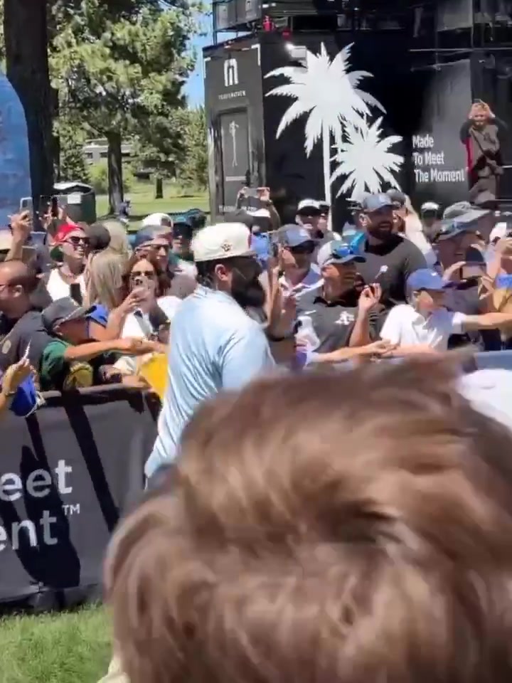 巔峰已過庫里參加高爾夫名人賽試投三分籃板都沒碰到