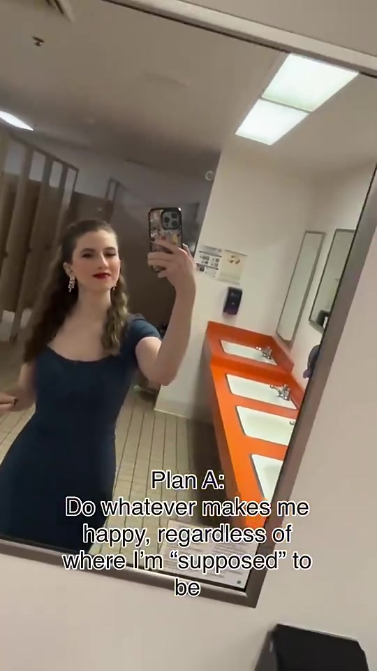 多次報道楊瀚森的美女找到了開拓者體育記者布倫娜-格林