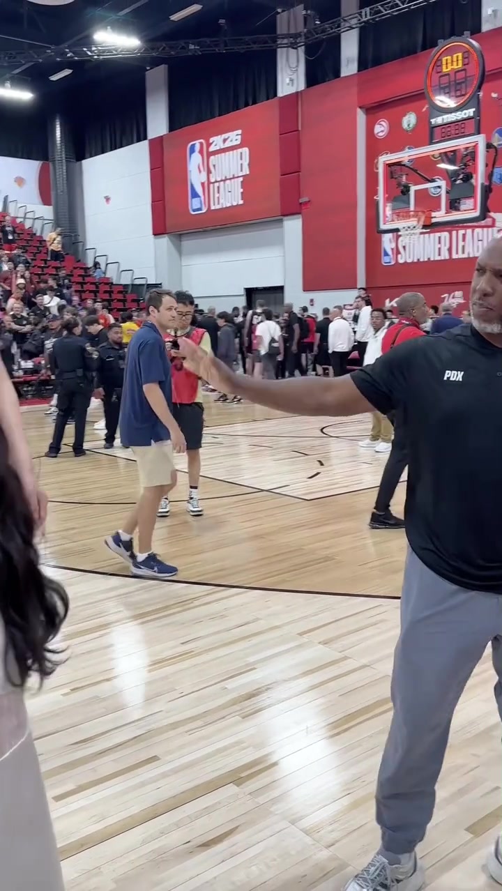 又說(shuō)my bad了吧比盧賽后對(duì)楊瀚森說(shuō)No bad