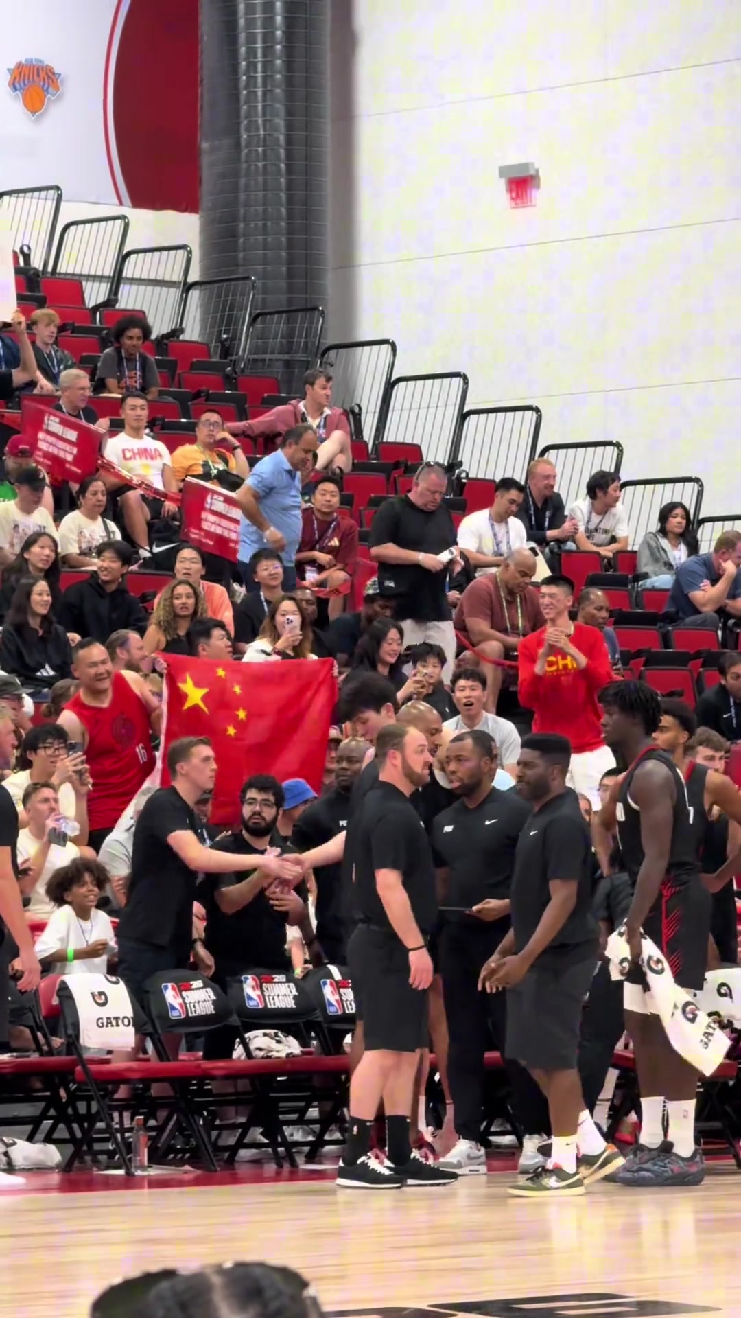 楊瀚森硬生生把拉斯維加斯變成了我們的主場(chǎng)