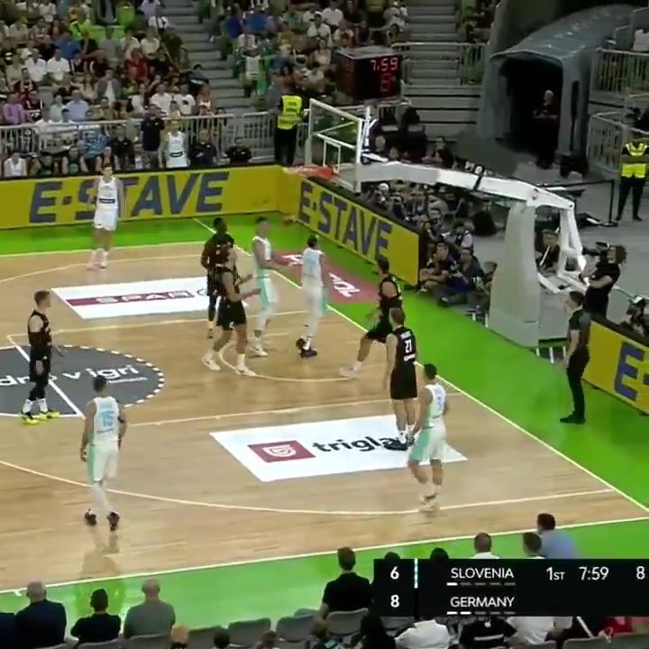 速度快了不止一檔啊東契奇被犯規(guī)后隨手拋進逆天高打板21