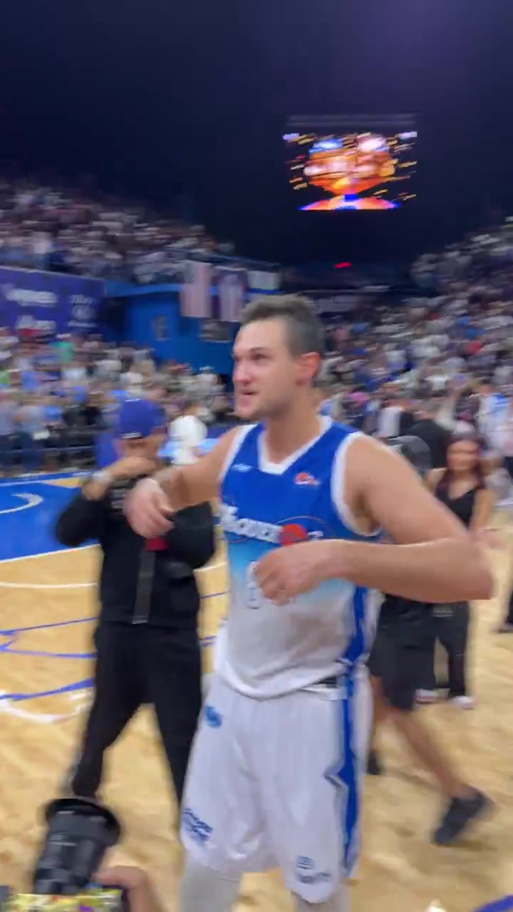 攜手麥基加里納利波多黎各聯(lián)賽奪冠當(dāng)選FMVP