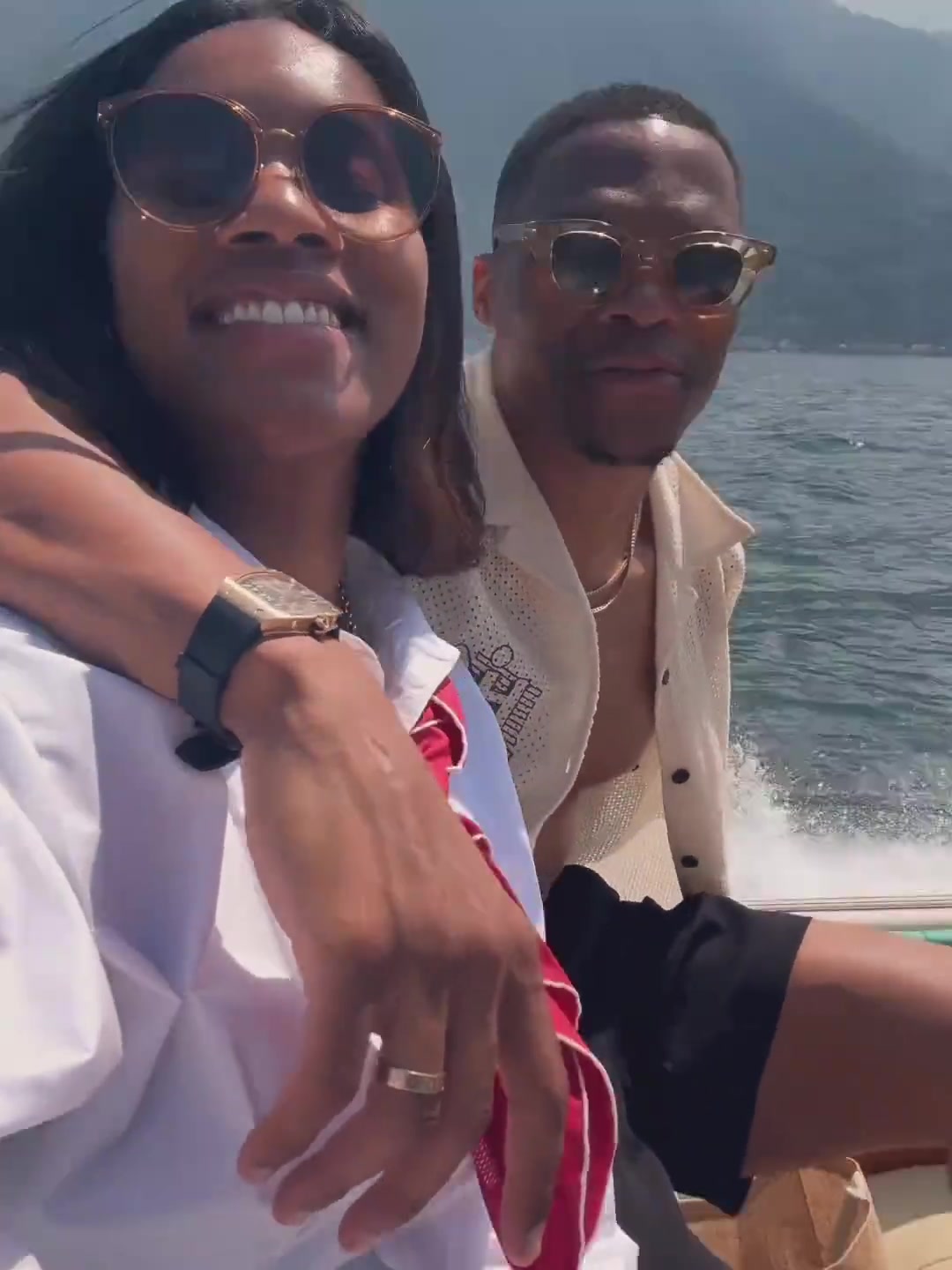 休賽期的大威少與陽(yáng)光和大海同行