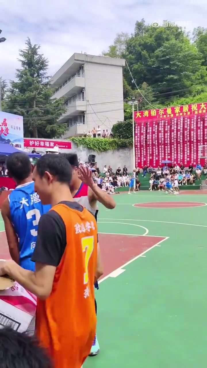 希望以后的規(guī)則能夠適當(dāng)?shù)闹萍s一下這種防守