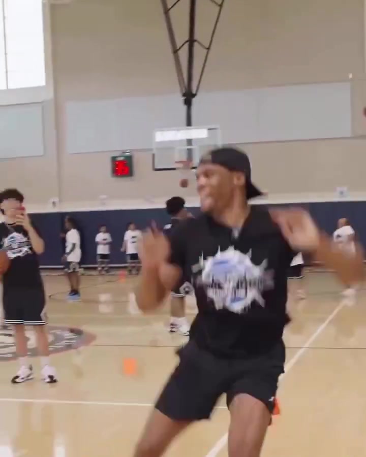 怎么有人工作還沒(méi)找到還敢玩這么開心的