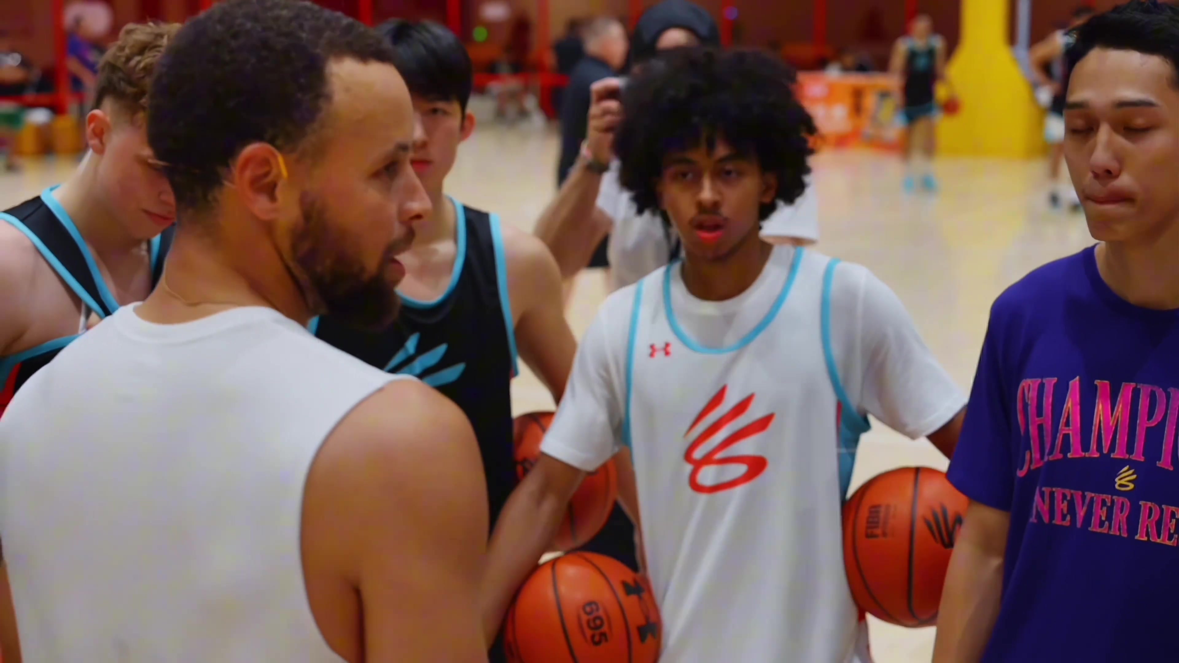 中國男籃未來之星混血球員朱正曬視頻成為庫里門徒