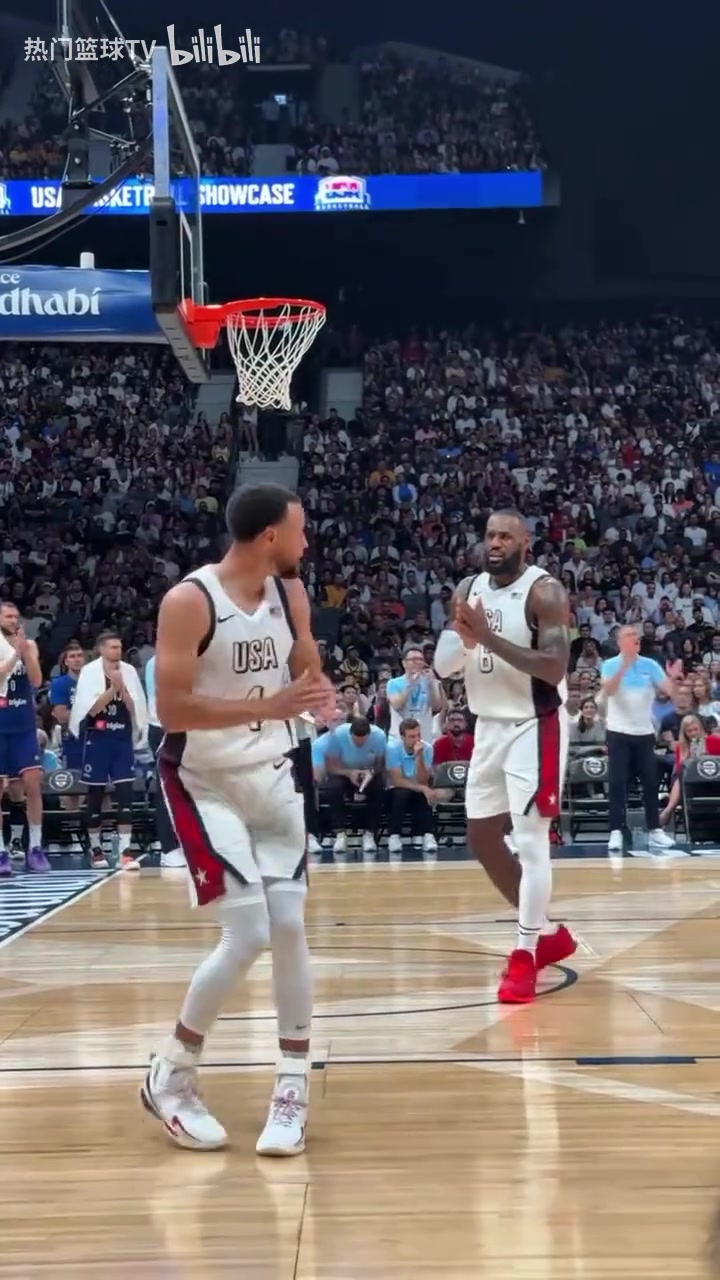 恩比德獎(jiǎng)勵(lì)自己個(gè)三分可能是美國(guó)男籃最有節(jié)目效果的一場(chǎng)球