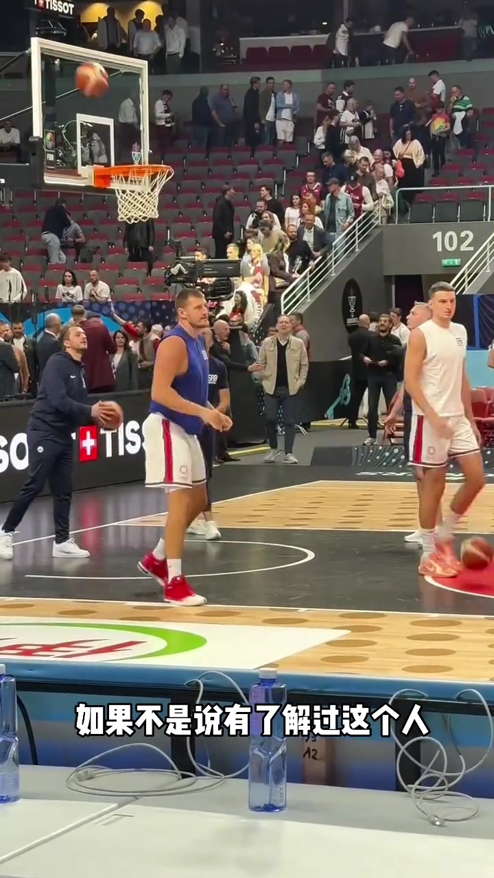 賽前熱身懶懶散散比賽狂砍39分這就是NBA第一人約基奇