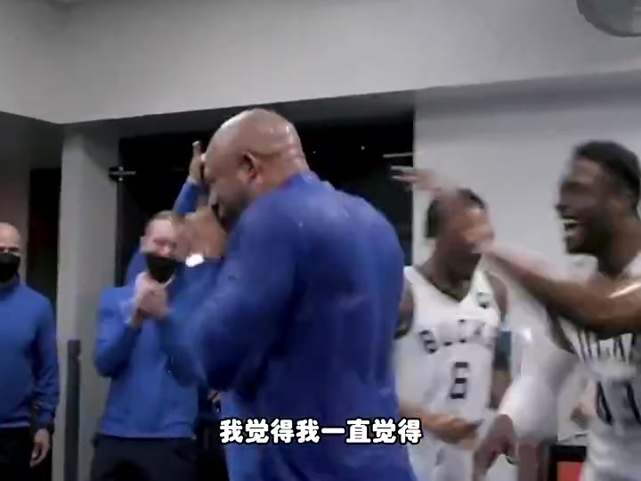 楊毅此前哈姆水平比雷迪克高當(dāng)時(shí)應(yīng)該是失去了對(duì)更衣室的控制