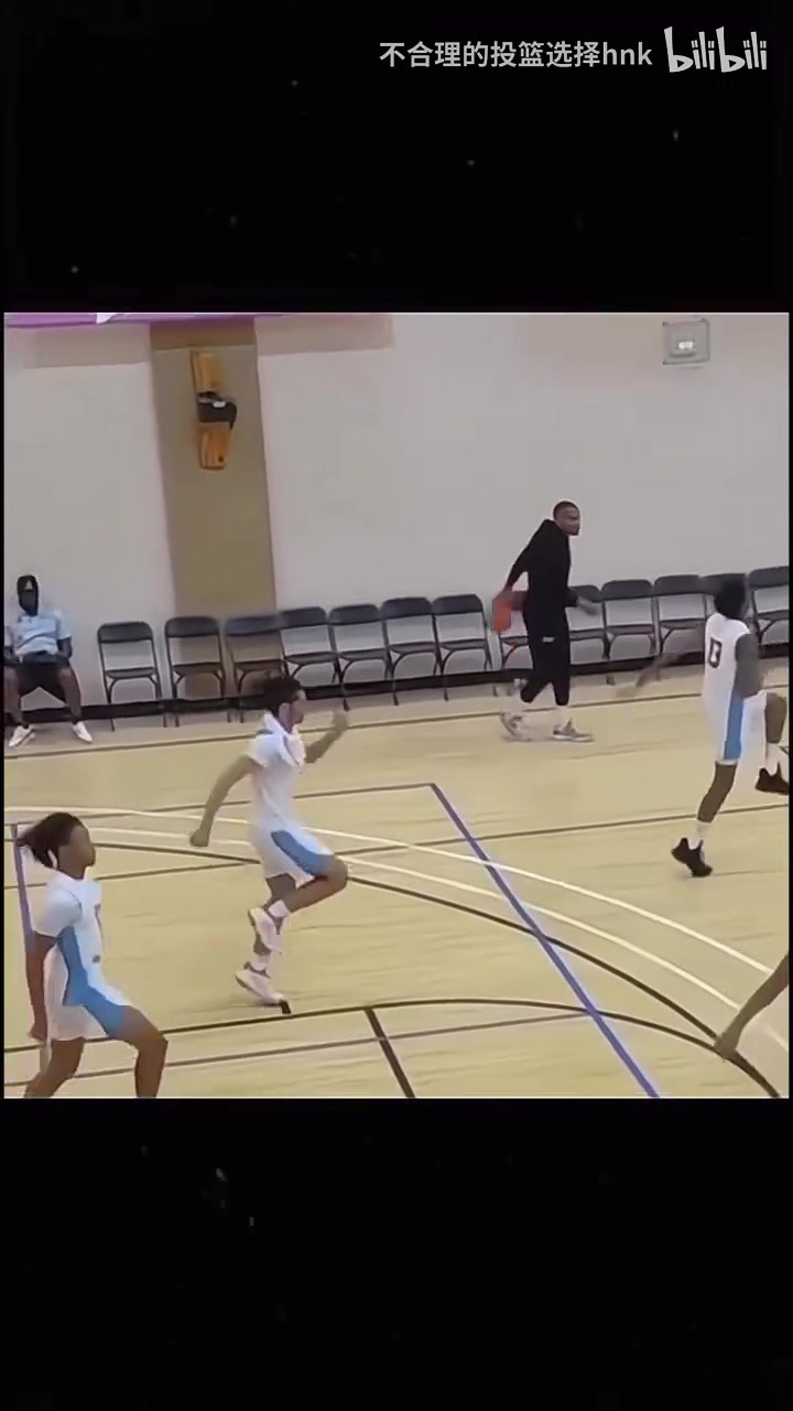 威少真老了上籃被小孩子給帽了