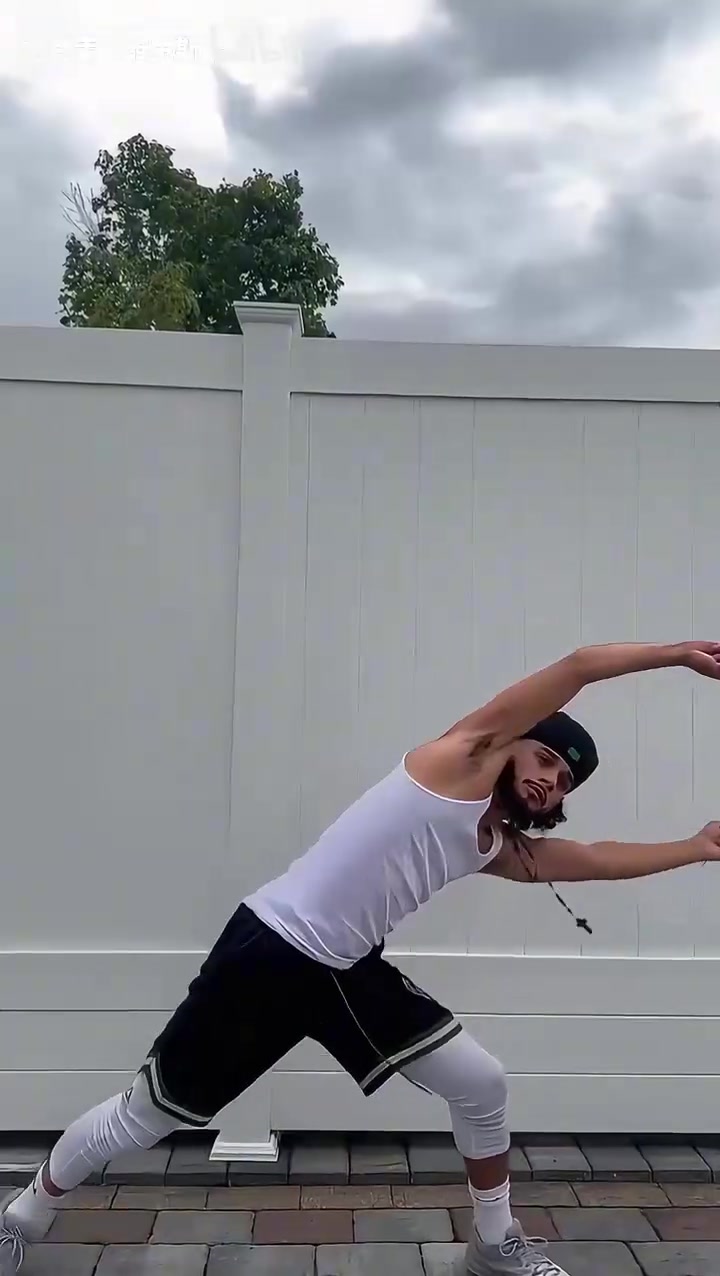 這下真的大結(jié)局了網(wǎng)紅博主假如字母哥和約基奇合體成一個(gè)人