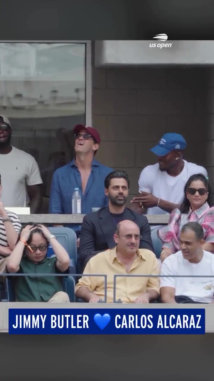 巴特勒現(xiàn)場(chǎng)觀戰(zhàn)德約大戰(zhàn)阿爾卡拉斯看到興起直接手舞足蹈